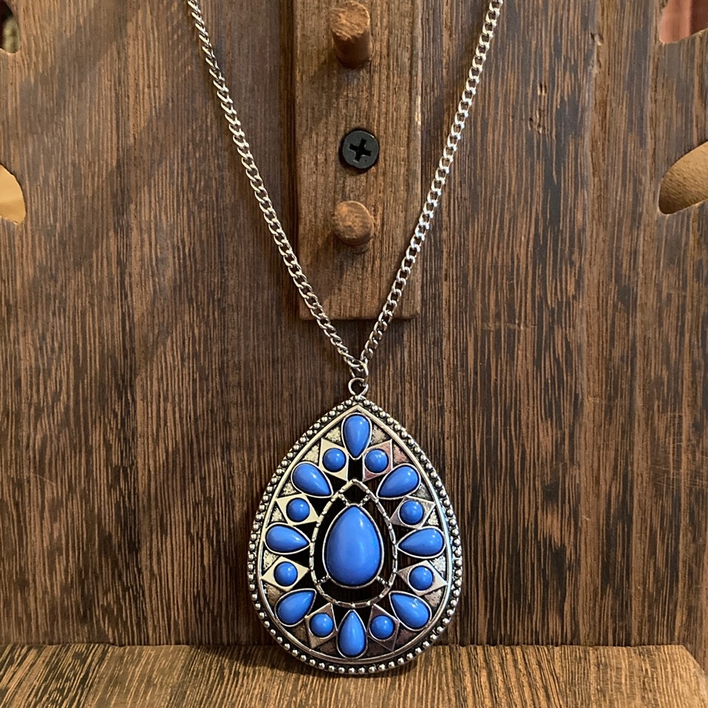 Elegant Blue Teardrop Pendant Necklace
